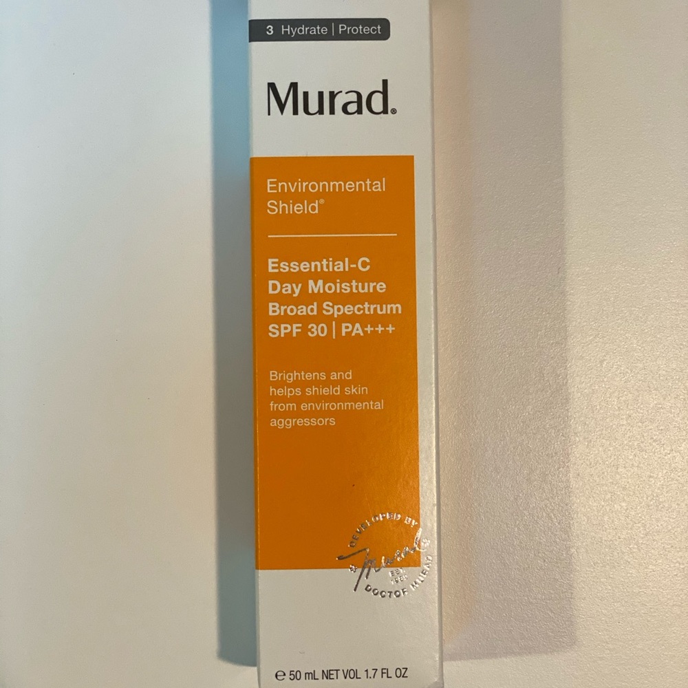 Murad Essential- C Day Moisture- new in box
